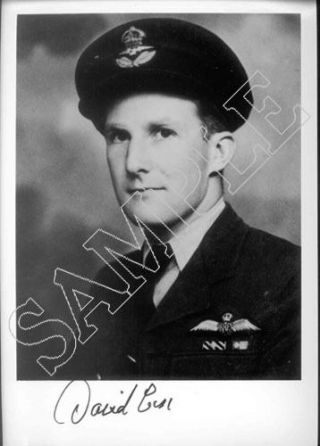 Sttf15 Bob Raf Wwii Ww2 Spitfire Battle Of Britain Ace Cox Dfc Hand Signed Photo