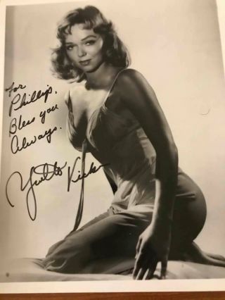 Attack Of The 50 Ft Woman Actress Yvette Vickers Autograph Pic With