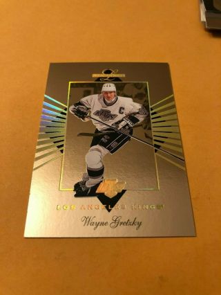 Wayne Gretzky 94 - 95 Leaf Limited Gold Card 0201/2500 Los Angeles Kings