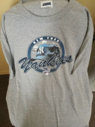 York Yankees T Shirt Xl - Xxl? No Size On Tag