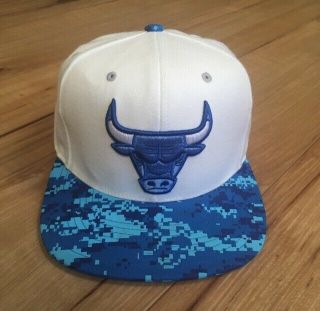 Mitchell & Ness Chicago Bulls Blue Digital Camo Hat
