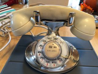 Vintage Western Electric D1 Gold Princess Telephone With Oval Base