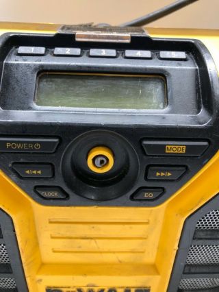 DeWalt DCR015 20 - Volt MAX Worksite Radio with built - in Charger.  Heavy Wear 2