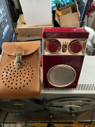 Vintage Zenith Owl Eyes Royal 500 Antique Transistor Radio W/ Case