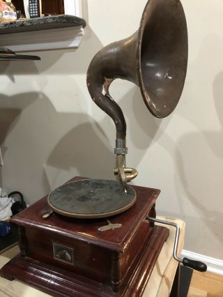 Antique Gramophone Co.  His Master 