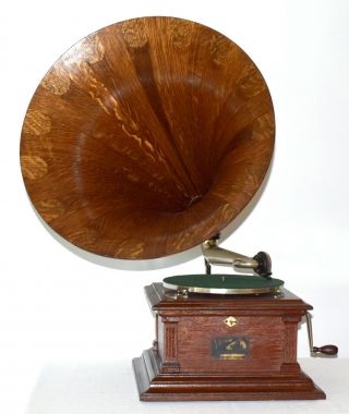 ANTIQUE VICTOR III PHONOGRAPH WITH WOOD HORN - WE SHIP WORLDWIDE 2