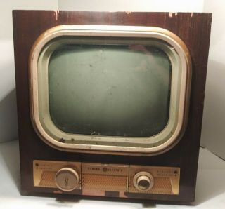 Vintage General Electric Tv Model 14t2.  Is.  Tv