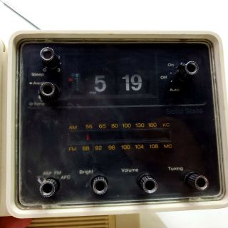 Vintage RCA Lunar 1 TV Radio Flip Number Clock Tube Television White 1975 Rare 2