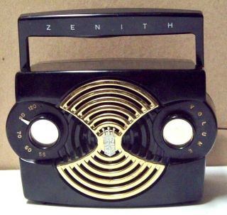 Zenith Model K412y,  “owl Eye” Black Bakelite Color,  Chrome Grille.
