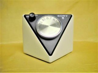 1970’s Sony Icr - 1826 Am Cube Radio White Black Mid Century Retro Vintage