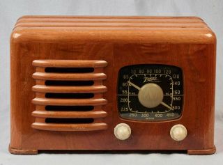 Vintage Wood Zenith Model 6d525 Tube Radio - Black Dial " Toaster "