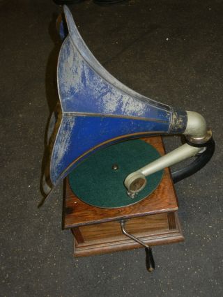Standard Model A Talking Machine Phonograph Record Player