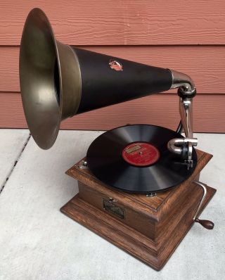Antique Oak Victor II Talking Machine Phonograph & Horn 2