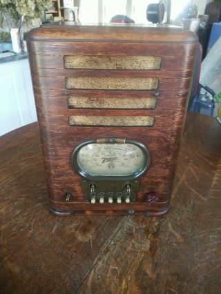 Vintage Zenith Model 5 - S - 327 Pushbutton Tombstone Radio Race Track Dial