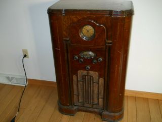 1935 Atwater Kent Console Radio Model 509 With Clock - Look