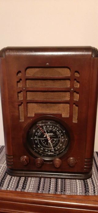Zenith Tombstone Radio Model 5 - S - 127 " Black Dial "