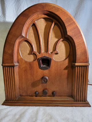 Art Deco Philco Model 70 Baby Grand Cathedral Tube Radio Heterodyne 7