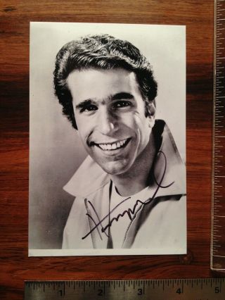 Henry Winkler " The Fonz " Happy Days Hand Signed Autographed Photo 4x6