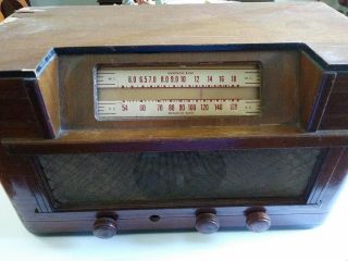 Vintage 1946 Air King Model 4604 - A Am/sw Wood Table Radio