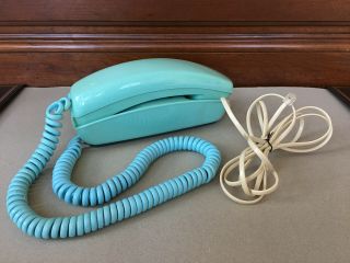 Vintage Western Electric Trimline Desk Telephone In Aqua Blue Color - Fine