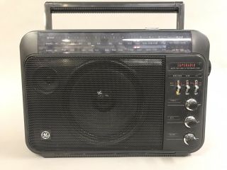 Vintage Ge Superadio Model 7 - 2887a Am/fm Long Range Hi - Perf Transistor Radio