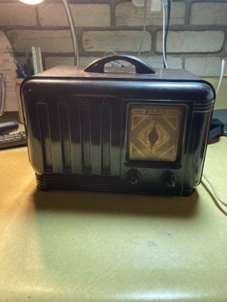 Vintage Fada Radio Model 148