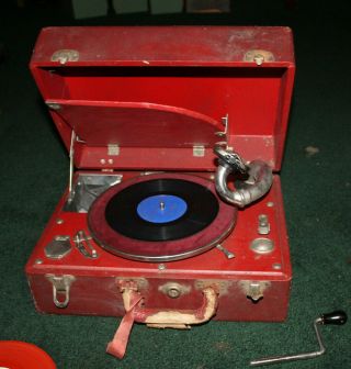 R H Macy Hand Crank 78 Rpm Record Player In Case Red Velvet Roached? Videos