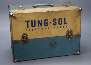67 Vacuum Tubes In A Vintage Tung - Sol Serviceman 