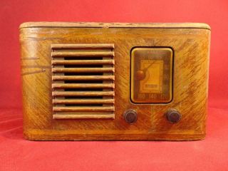 Antique Vintage Art Deco Rca Victor Wood Table Top Portable Tube Radio