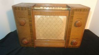 C 1946 Westinghouse H - 130 Wood Console Radio W/phonojack 105/120 Volts