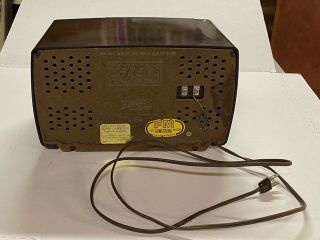 VINTAGE 1950 ' S ZENITH BAKELITE TABLE RADIO MODEL H723 7HO4 AM/FM TUBE 2
