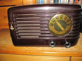 Vintage Emerson Model 594a Bakelite Cabinet Table Top Am Tube Radio