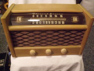 Vintage 1947 Stewart Warner Model A72t4 Am/fm Wood Table Radio