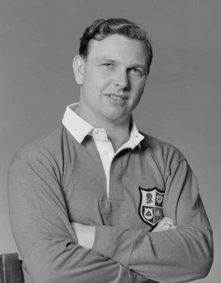 Bledwyn Williams (1923 - 2009) Welsh Rugby Union Player Signed Page