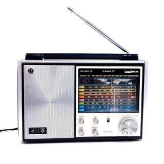 Vintage Montgomery Ward Airline Transistor Radio Gen - 1473a Am Fm Cb Shortwave