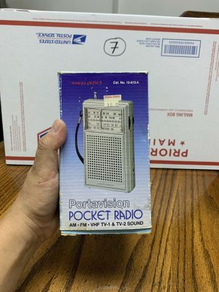 Vintage Radioshack/realistic Portable Transistor Radio Am/fm/tv1/t2model 12–613