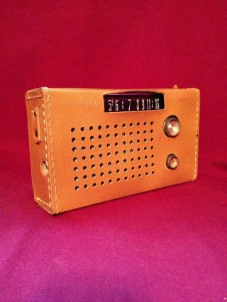 Vintage Transistor Radio Admiral 7 Transistor W/ Case Radio Model Y2319