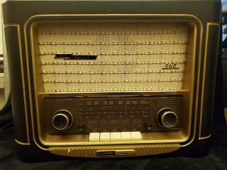 Grundig Classic International 960 - Am / Fm / Short Wave / Aux Table Radio M22