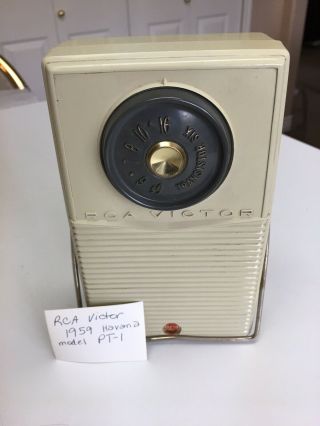 Vintage Rca Victor Transistor Radio Model Pt - 1