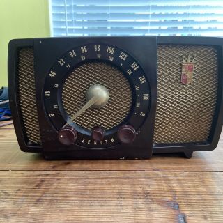 Vintage Antique Zenith Am - Fm Tube Radio Y - 723,