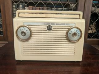 Rca Victor Portable Tube Radio Model 7 - Bx - 6e With Nipper On The Front