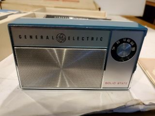 Vintage Blue General Electric Ge Solid State Am Transistor Pocket Radio P - 1761