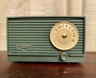 Vintage Airline Radio Montgomery Ward Model Gsl1617a Green