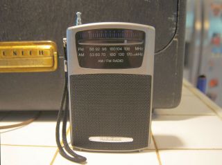 Vintage Radio Shack Cat.  No.  12 - 464 Am/fm Pocket Transistor Radio
