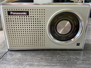 Vintage Panasonic Radio Model R 1241 White Creme Uses Ac/dc 9v Adapter/batteries