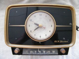 Vintage Rca Victor Clock Radio Tube Type Model 5 - C - 581 But Unit Hums