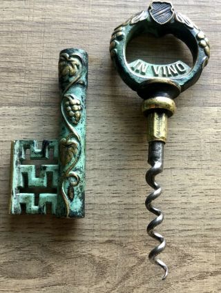 Vintage Rare In Vino Veritas Brass Key Shaped Corkscrew Wine Opener Green Gold