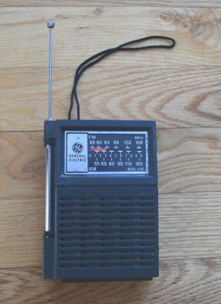Vintage Ge General Electric Portable Am/fm Transistor Radio Model No.  7 - 2506a