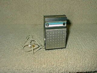Vintage Sears Seven Silvertone 60s Model Pocket Transistor Radio