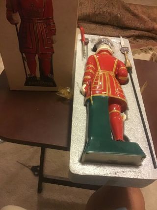 Vintage Beefeater Yeoman London Dry Gin Ceramic Decanter W/ Box